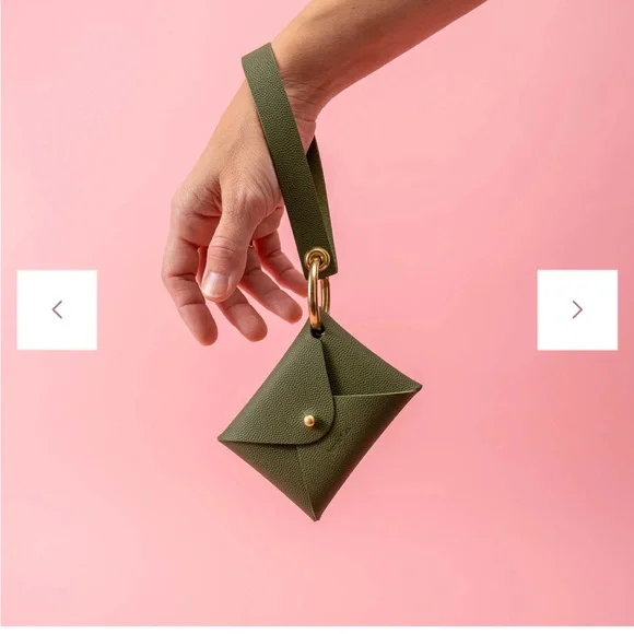 Avryn Co. Moss Green Leather Wristlet Wallet - Picture 6 of 7